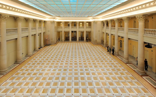 Biblioteca Civica S. Pietroburgo Marmi Giallo Valencia, Statuario, Rosso Alicante, Bianco Carrara